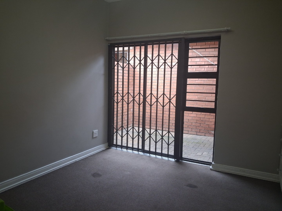 To Let 3 Bedroom Property for Rent in Hillside Free State